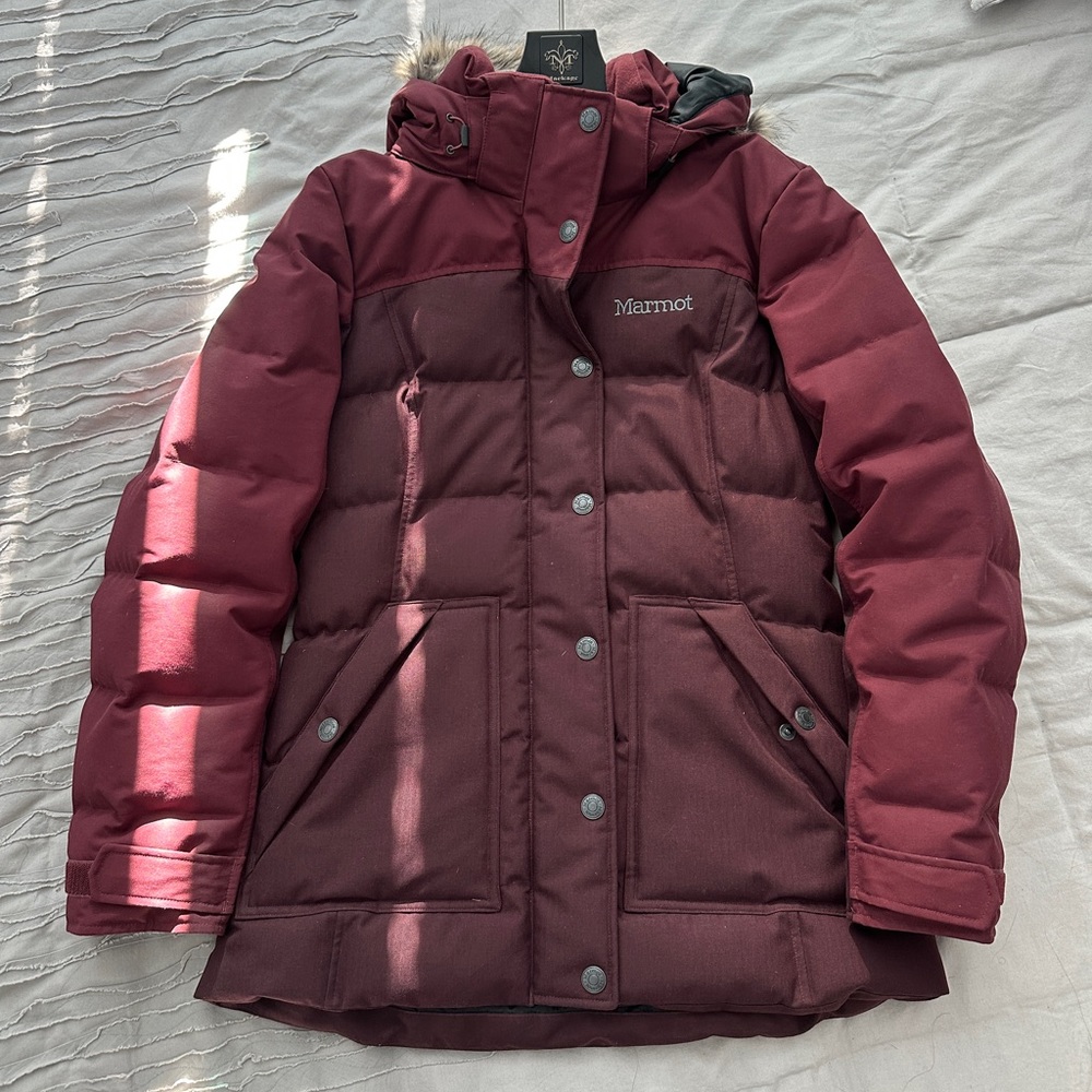 *NWT* Marmot Women’s Southgate Coat in Two-tone Burgundy